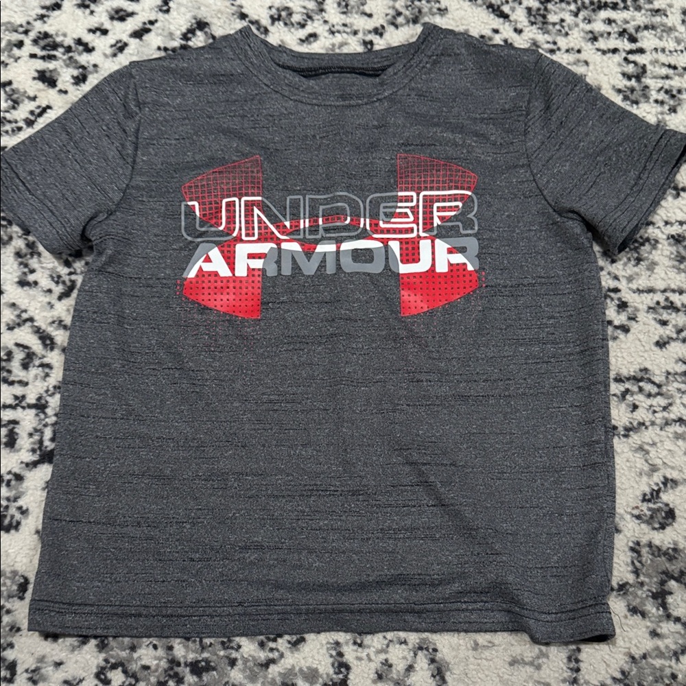 Under Armour Kids Charcoal and Red Tee